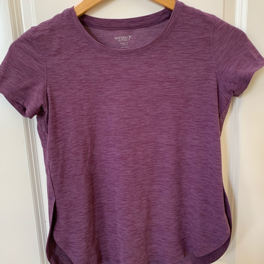 Old Navy Active Breathe On shirt